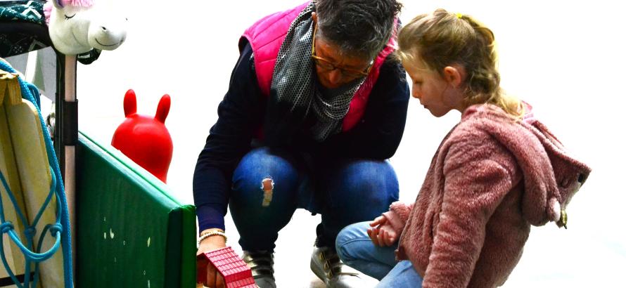 La médiation équine a fasciné les enfants présents samedi dernier.